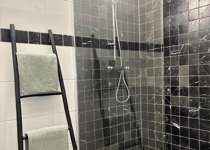 In Two Отель типа 