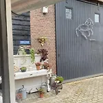 In Two 4* Hulten