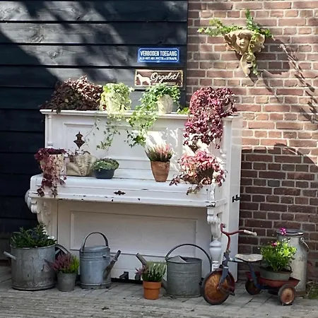 In Two Bed & Breakfast Hulten